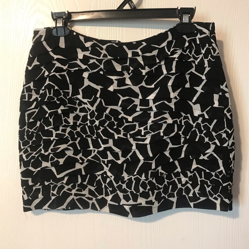 Armani Exchange black & white Mini skirt